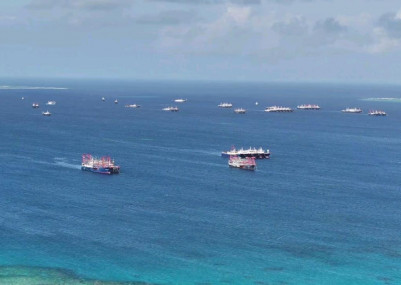 Chinese militia vessels operate at Whitsun Reef in South China Sea